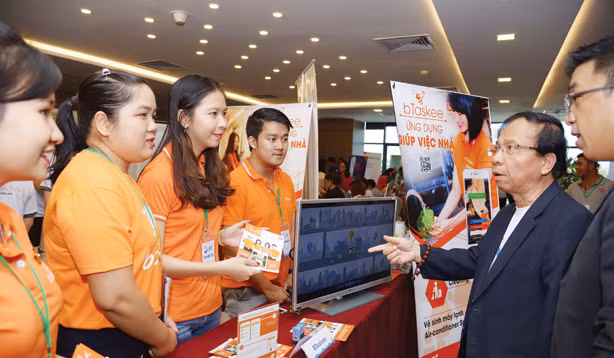 SURF là cơ hội để các startup kết nối với các chuyên gia và các nhà đầu tư. Ảnh: DNES.