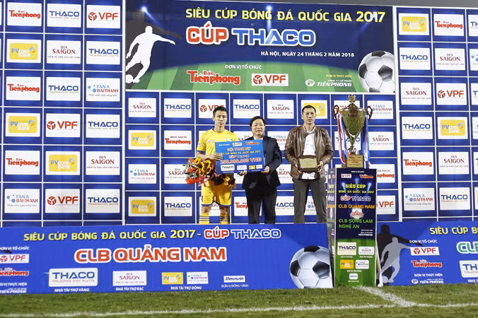 Câu lạc bộ Sông Lam Nghệ An nhận 200 triệu cho đội tham dự Siêu Cúp.