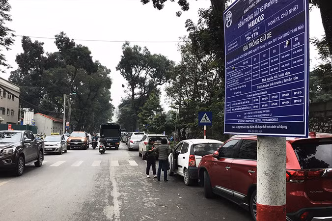 Đỗ xe iParking trên các tuyến phố nội đô.