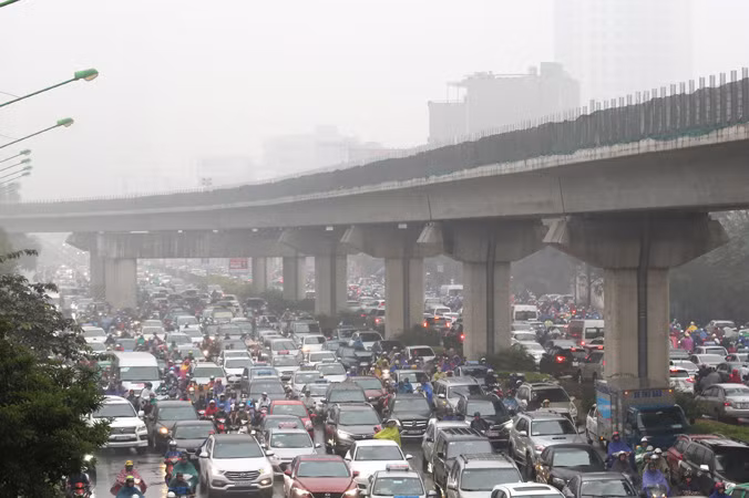 Dự án đường sắt trên cao Cát Linh - Hà Đông đang chậm tiến độ, đội vốn, gây lãng phí không nhỏ. Ảnh: Như Ý.