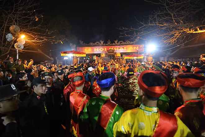 Lễ khai ấn đền Trần năm 2015. Ảnh: Hồng Vĩnh