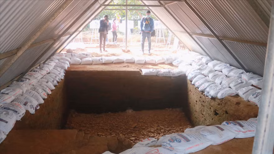 “Hố thiêng” Phong Lệ được khai quật với nhiều phát hiện thú vị về kiến trúc, văn hóa tâm linh của người Chăm Ảnh: Nguyễn Thành 