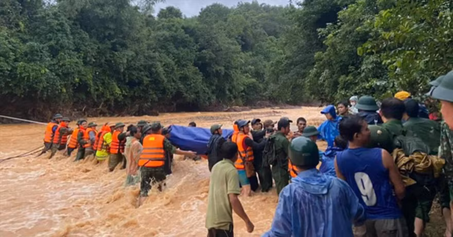 Hình ảnh đưa thi thể Thượng úy Trương Văn Thắng về xuôi để mai táng gây xúc động mạnh - ảnh tư liệu