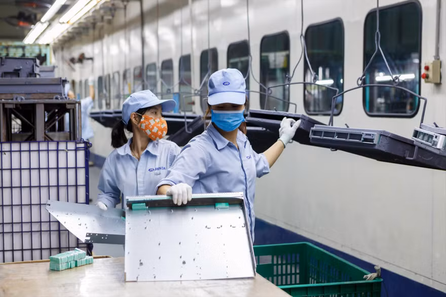 Lao động trong lĩnh vực chế biến chế tạo