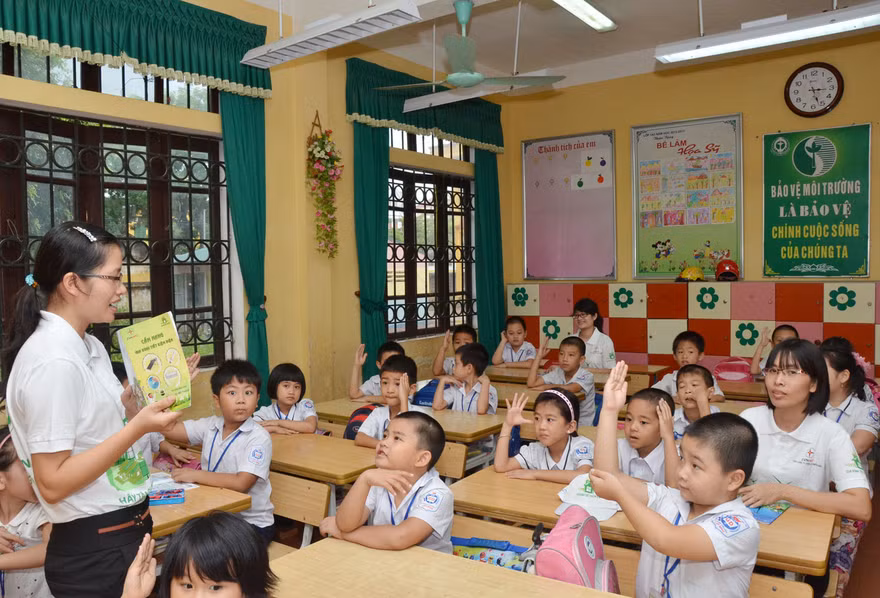 Không dùng kiểm tra định kỳ để xếp loại học sinh tiểu học