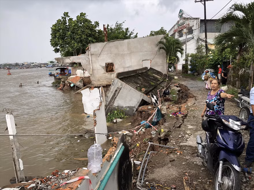 Hiện trường sạt lở trên sông Cần Thơ thuộc phường An Bình, quận Ninh Kiều       ẢNH: KIM HÀ 