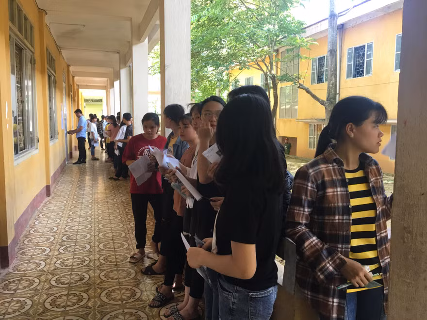 Thí sinh tại điểm thi THPT Nà Giàng, Hà Quảng, Cao Bằng. Ảnh: Nghiêm Huê