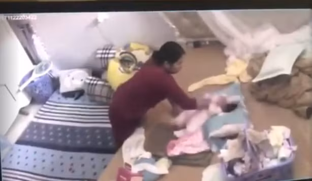 Cháu bé hơn một tháng tuổi bị giúp việc bạo hành ở Hà Nam đang gây xôn xao dư luận.