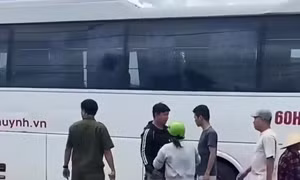 Nam sinh lớp 6 tử vong dưới gầm xe khách tại Đồng Nai
