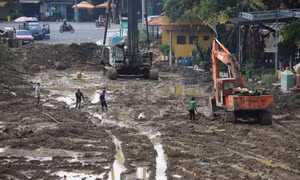 Đại công trường đường ven sông Cái 'chạy đua' với mùa mưa