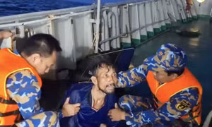 Ngư dân sống sót sau 4 ngày trôi dạt giữa biển: 'Động lực của tôi là hai đứa con'