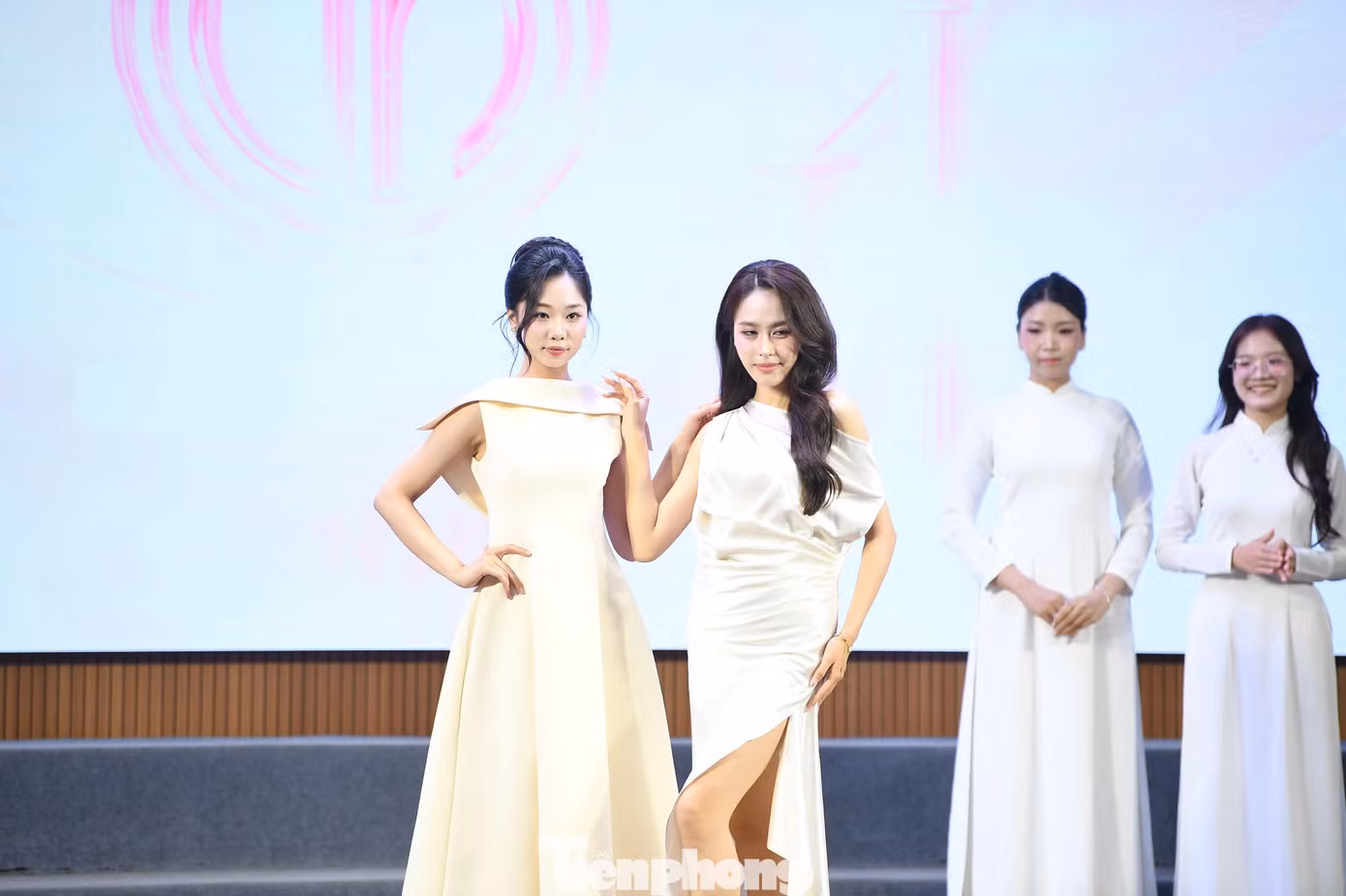 tp-catwalk46.jpg