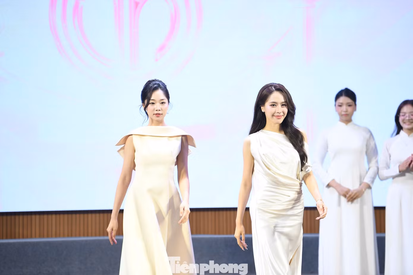 tp-catwalk48.jpg