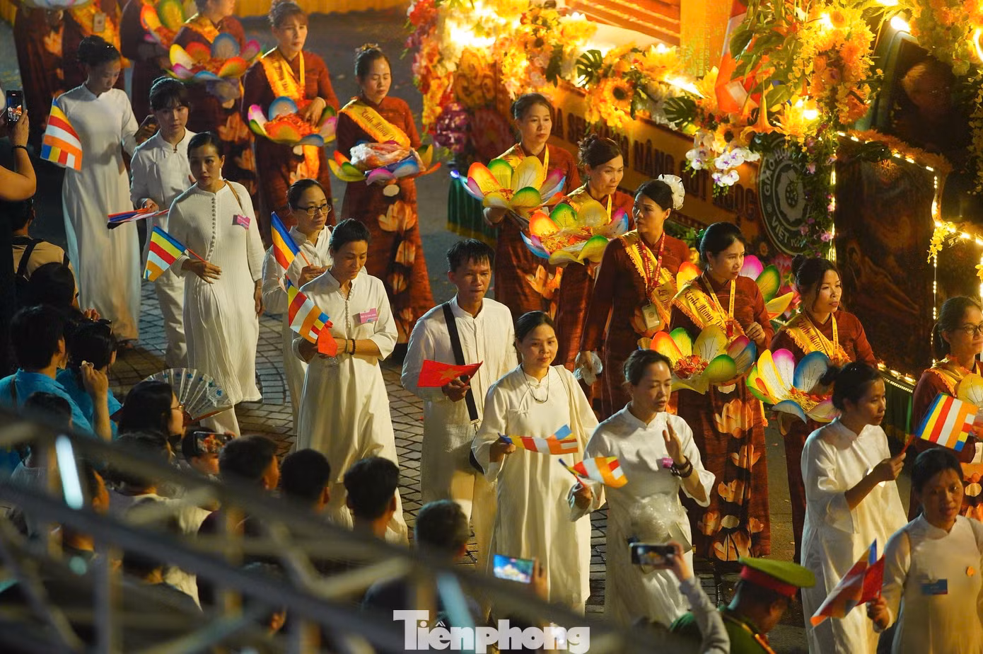 tp-xaloiduong100.jpg
