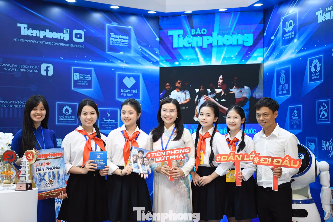 tp-gianhangg1.jpg