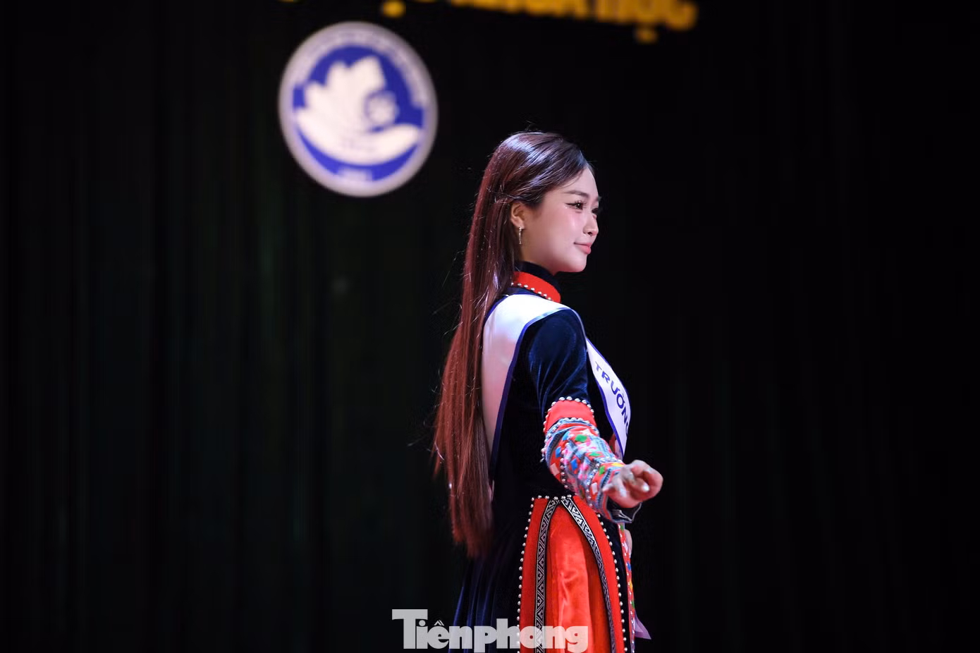 tp-tncatwalk60.jpg