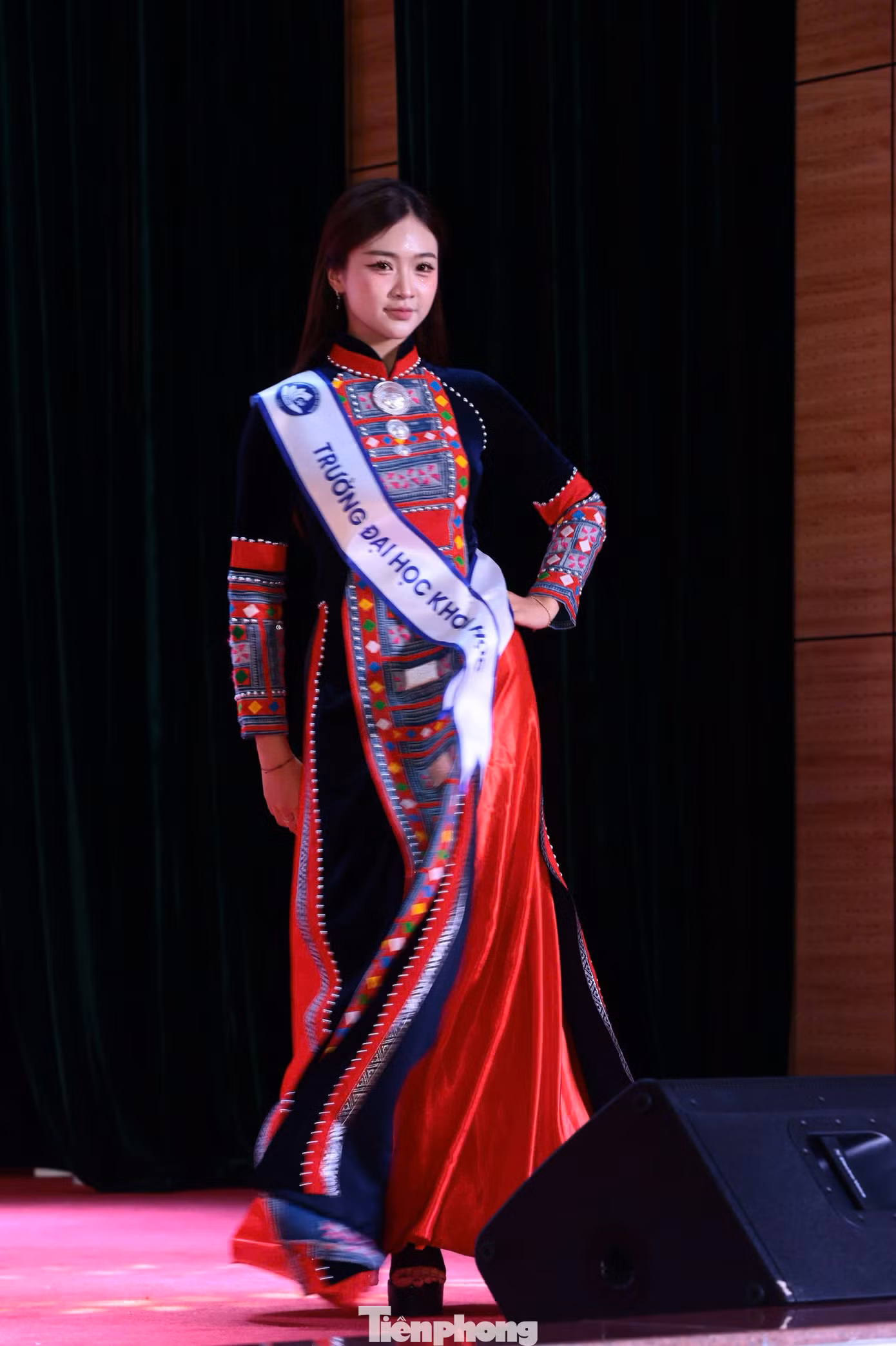 tp-tncatwalk29.jpg