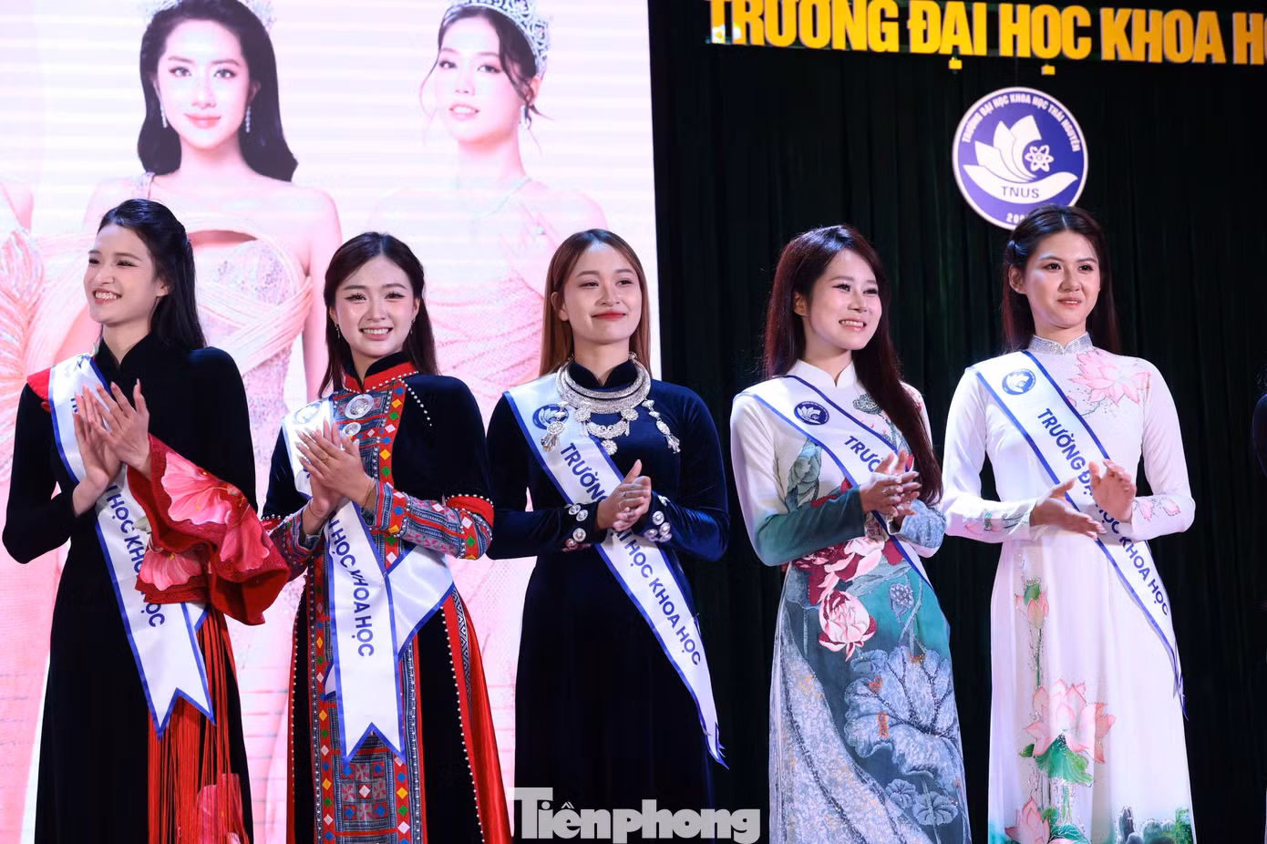 tp-tncatwalk17.jpg