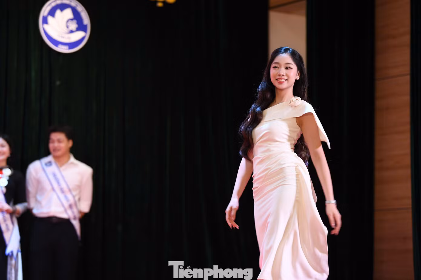 tp-tncatwalk116.jpg