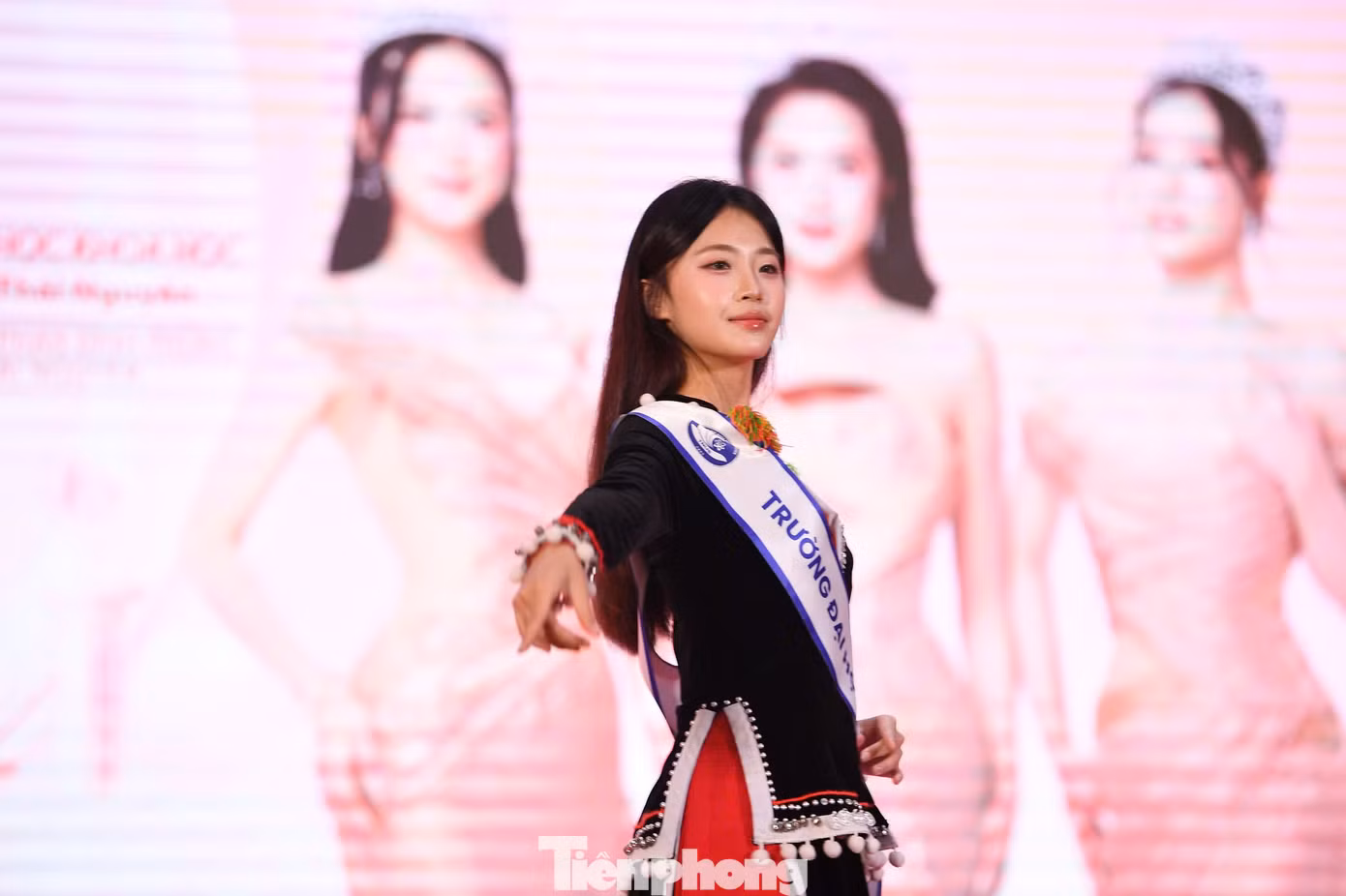 tp-tncatwalk57.jpg