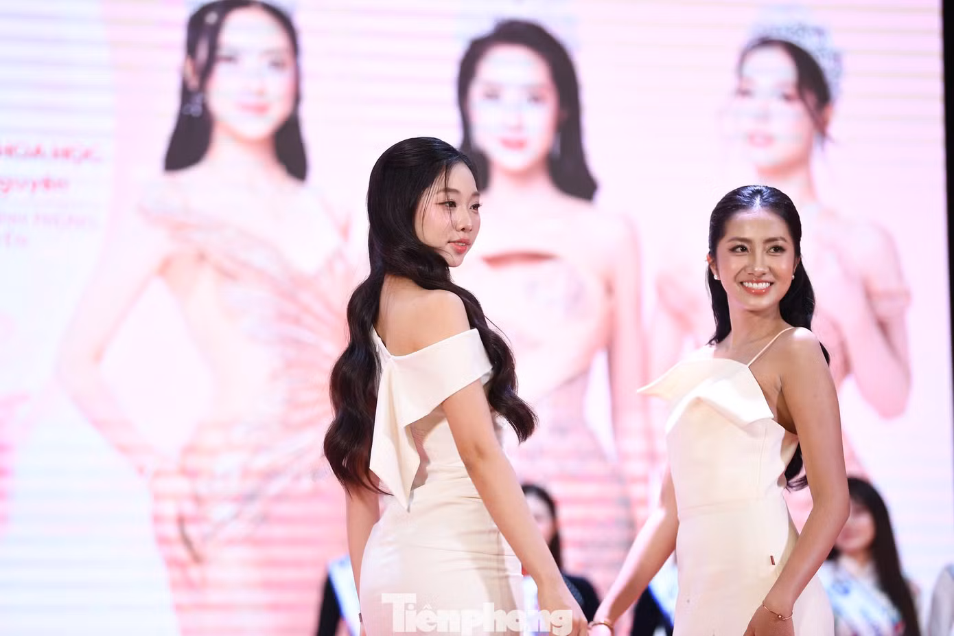 tp-tncatwalk102.jpg