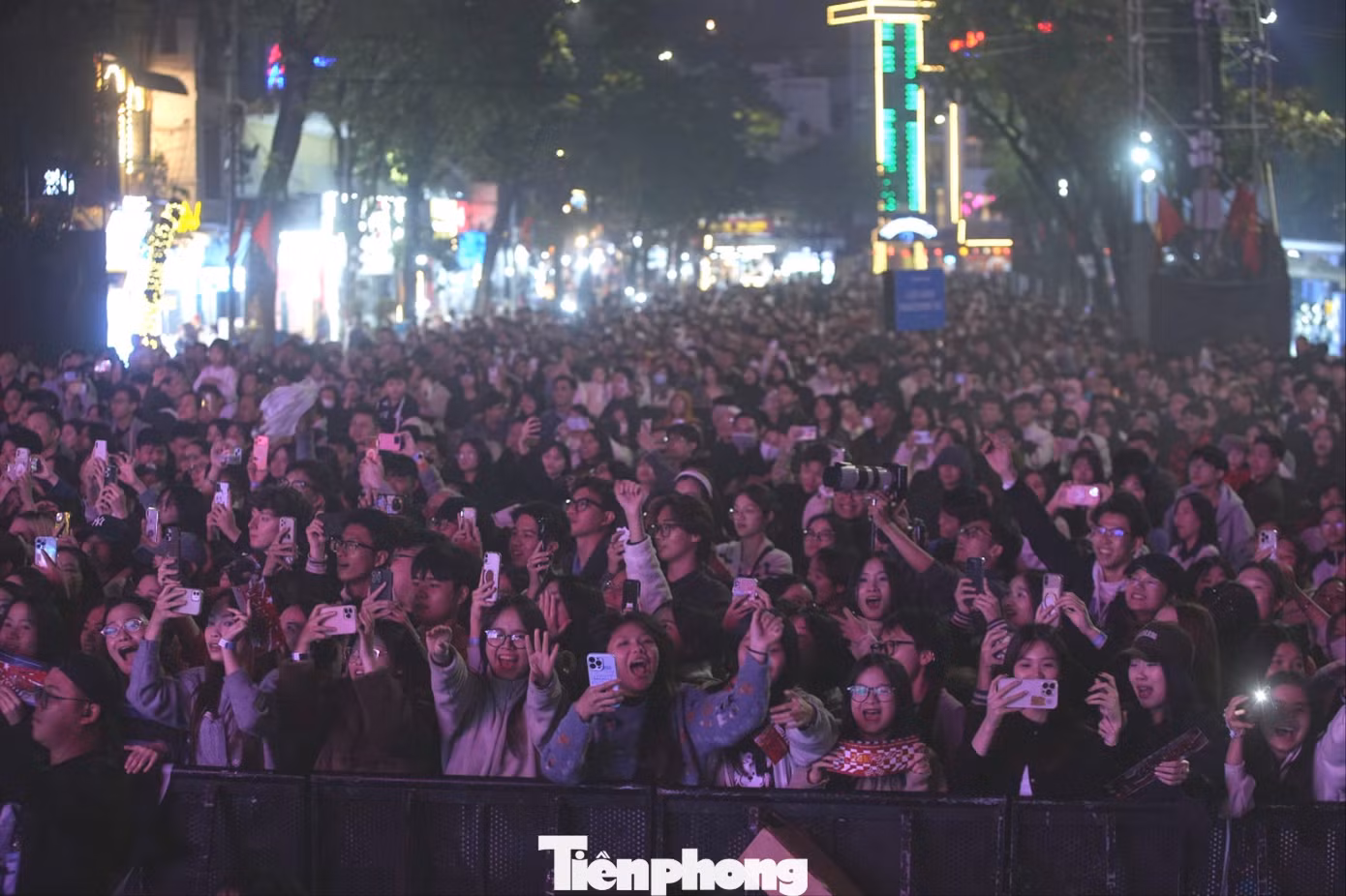 tp-dongnguoiqt83-2685.jpg