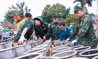 Bên trong trận địa pháo hoa đêm Giao thừa tại Hà Nội