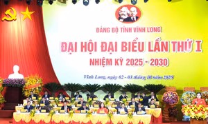 Đoàn Chủ tịch Đại hội có 24 đồng chí.