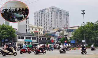Hà Nội cấm xe máy xăng từ vành đai 1: Dân chung cư sạc xe điện ở đâu? 