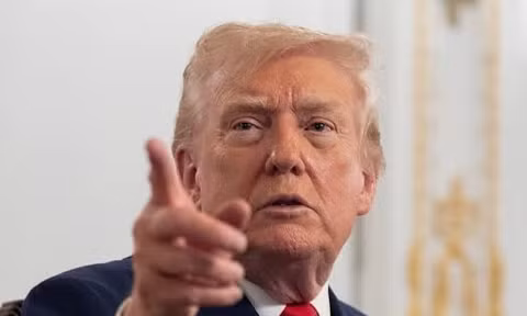 BBC lâm vào khủng hoảng chưa từng có vì ông Trump