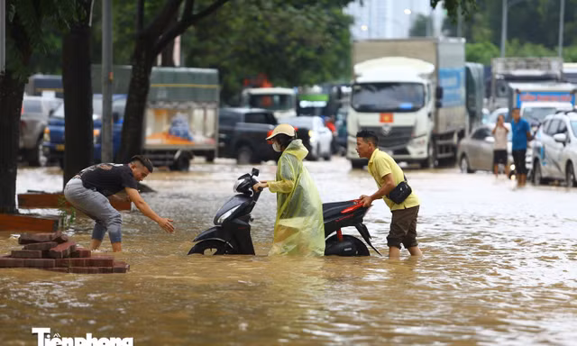 Hà Nội có thể mưa trên 350mm, nguy cơ ngập lụt diện rộng