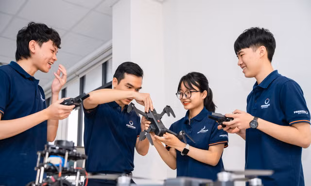 Việt Nam đặt mục tiêu tạo 'đầu tàu khoa học': AI, lượng tử, bán dẫn vào danh sách ưu tiên