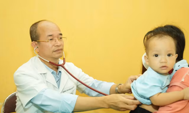Sáu nhóm bệnh dễ bùng phát sau mưa lũ, coi chừng thành dịch