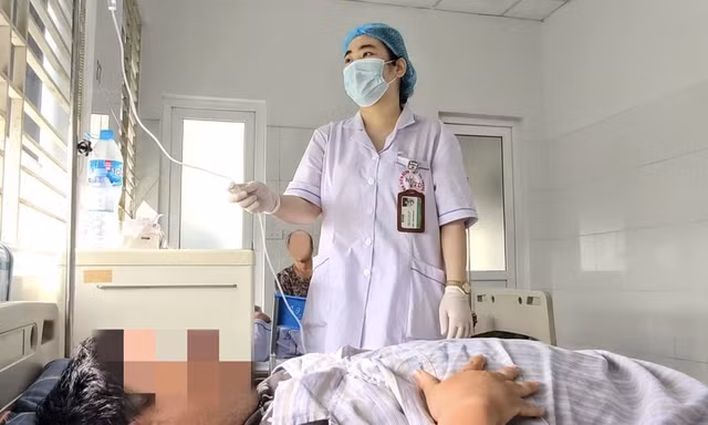 Nhiều bệnh nhân sốc, nguy kịch do sốt xuất huyết