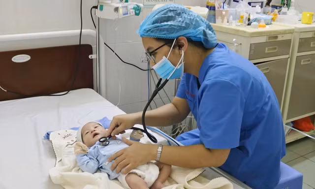 Tăng mức sinh 2% mỗi năm: Giải pháp giữ nhịp dân số đến năm 2030