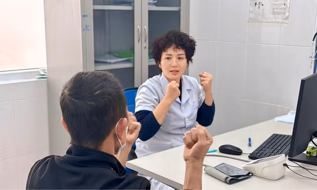 Co giật thoáng qua, người đàn ông suýt mất mạng vì triệu chứng tụ máu não