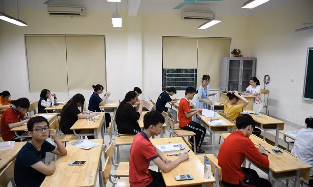 Giảm áp lực thi lớp 10: Cần sửa quy chế tuyển sinh và phân luồng sau THCS