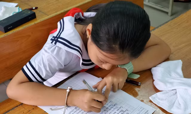 Quy định phạt đến 10 triệu đồng nếu ép con học: Làm rõ thế nào là ’cưỡng ép’ và ‘ quá sức’?