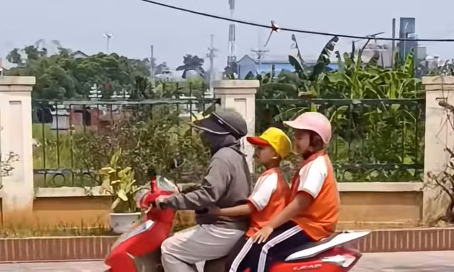 Suất ăn bán trú đến muộn gần 3 giờ, nhà trường phải mua bánh, sữa cho học sinh chống đói