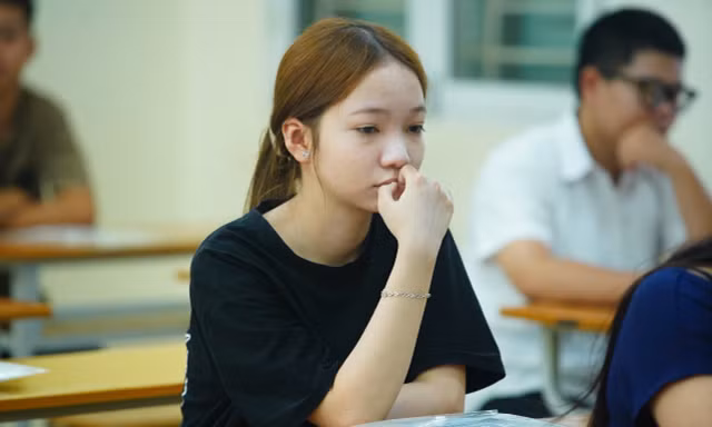 Đề Ngữ văn Tốt nghiệp THPT gây tranh cãi