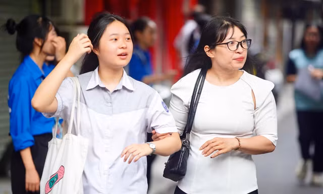 Đề thi Ngữ văn lớp 10 Hà Nội, 'không khó', gợi ý giải đề