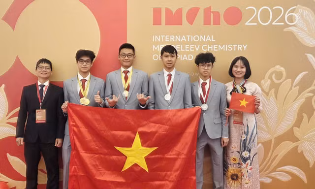 4 học sinh Việt Nam giành huy chương tại 'Kỳ thi hóa học khó nhất hành tinh'