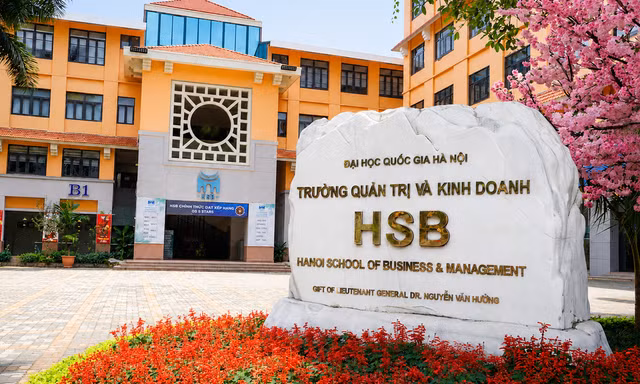 Trường ĐH bất ngờ nâng điểm sàn, hơn 30 thí sinh từ đỗ thành trượt