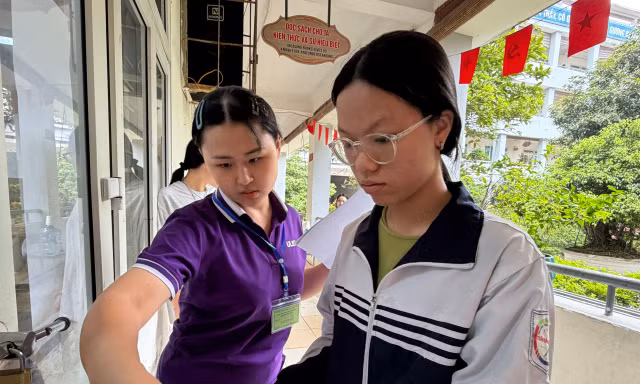 Thi lớp 10 Hà Nội: Sĩ tử tự tin trước giờ G