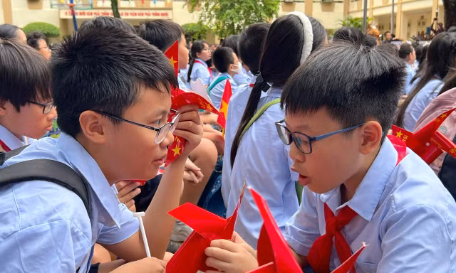 Thí điểm ứng dụng AI từ bậc tiểu học trước khi nhân rộng