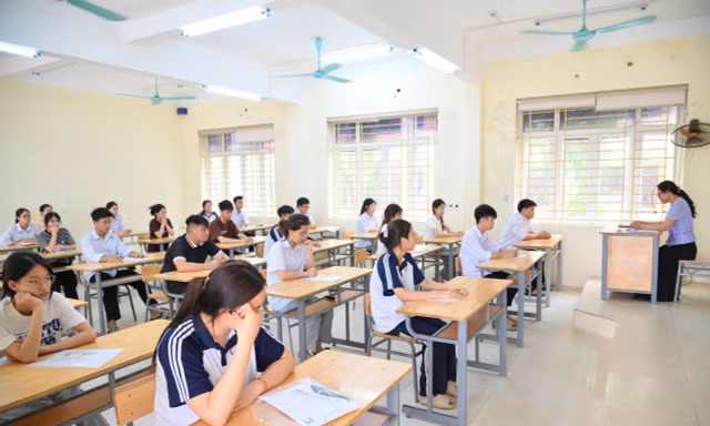 Nhiều mã đề trên một đề thi gốc: Nguy cơ thí sinh trao đổi bài thi