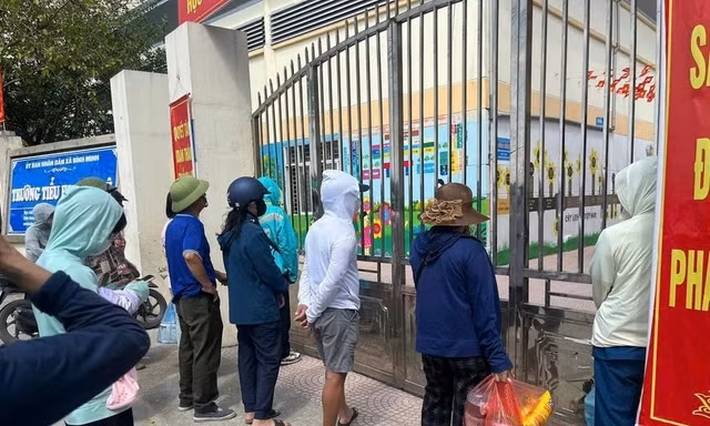 Vụ thịt, trứng bốc mùi vào trường học: Nhà trường tự tổ chức nấu ăn cho học sinh