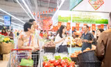 Nhiều chương trình khuyến mãi được siêu thị áp dụng trong dịp này.