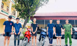 Bắt 5 đối tượng dùng kiếm, tuýp sắt chống đối Công an
