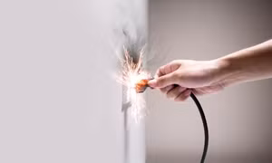 Điều tra vụ một công nhân bị điện giật tử vong 